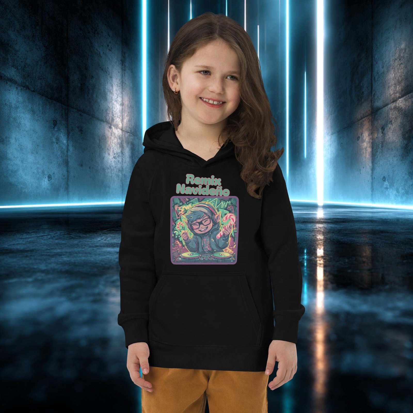 Sudadera infantil orgánica con diseño Remix Navideño — detalle del estampado