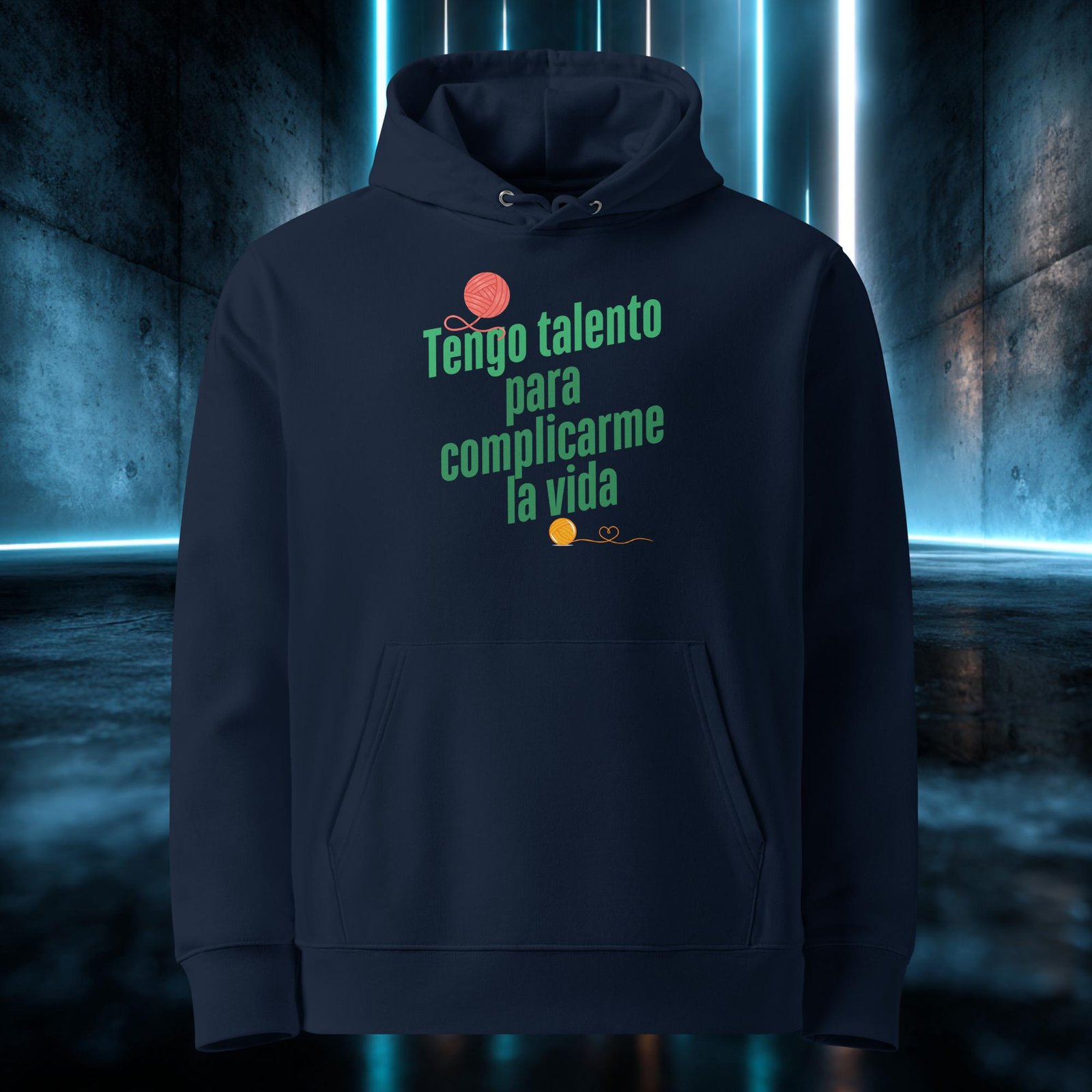 Sudadera orgánica con diseño Talento para Complicarme la Vida — color 2