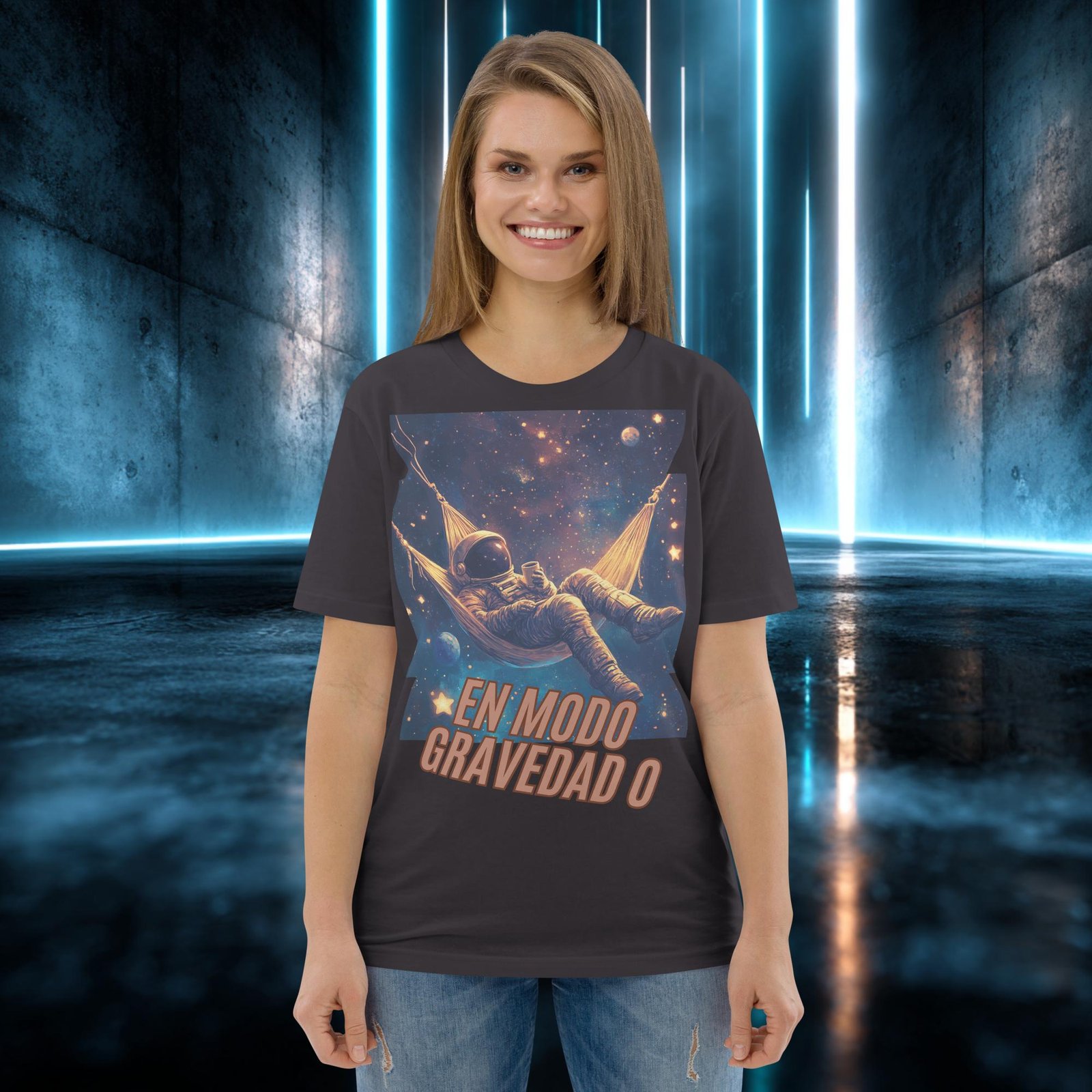 Camiseta orgánica con diseño En Modo Gravedad Cero — color 6