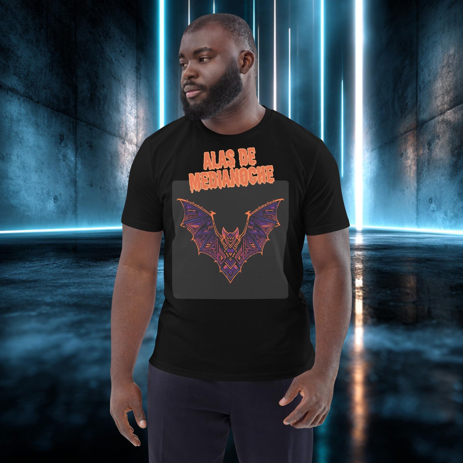 Camiseta orgánica con diseño Alas de Medianoche — detalle del estampado