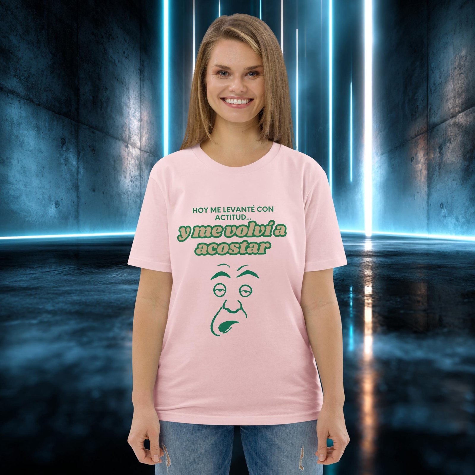 Camiseta orgánica con diseño Me Levanté con Actitud — color 14