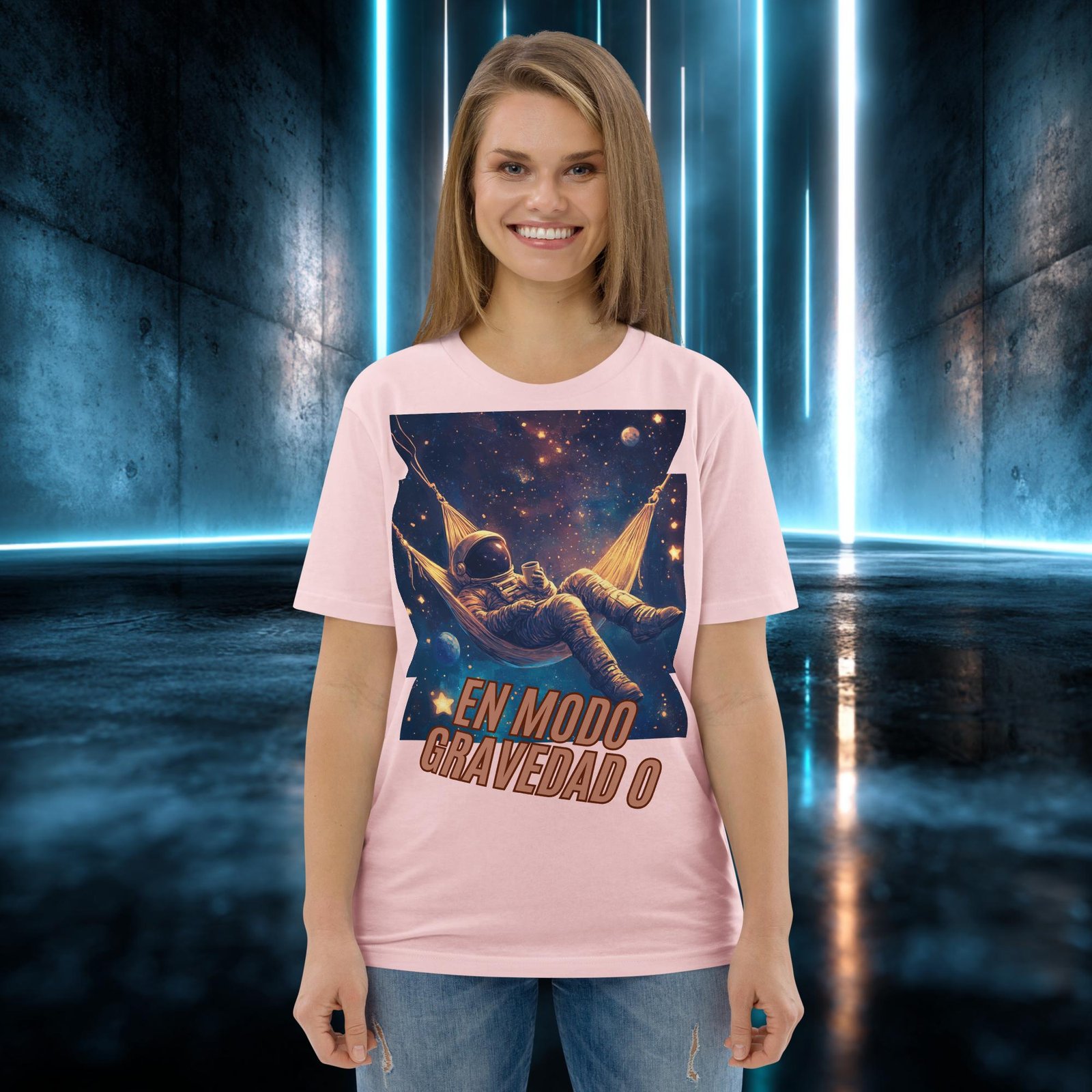 Camiseta orgánica con diseño En Modo Gravedad Cero — color 14