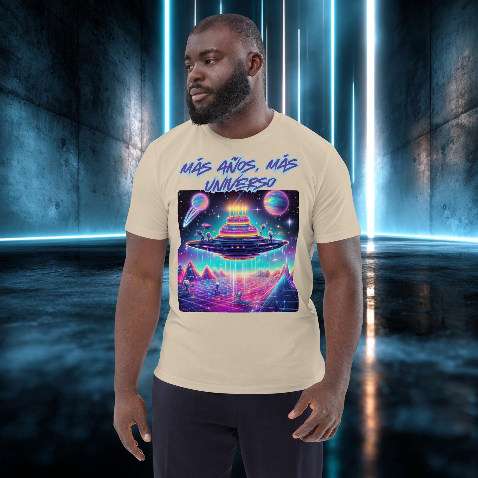Camiseta orgánica con diseño Más Años, Más Universo — color 6