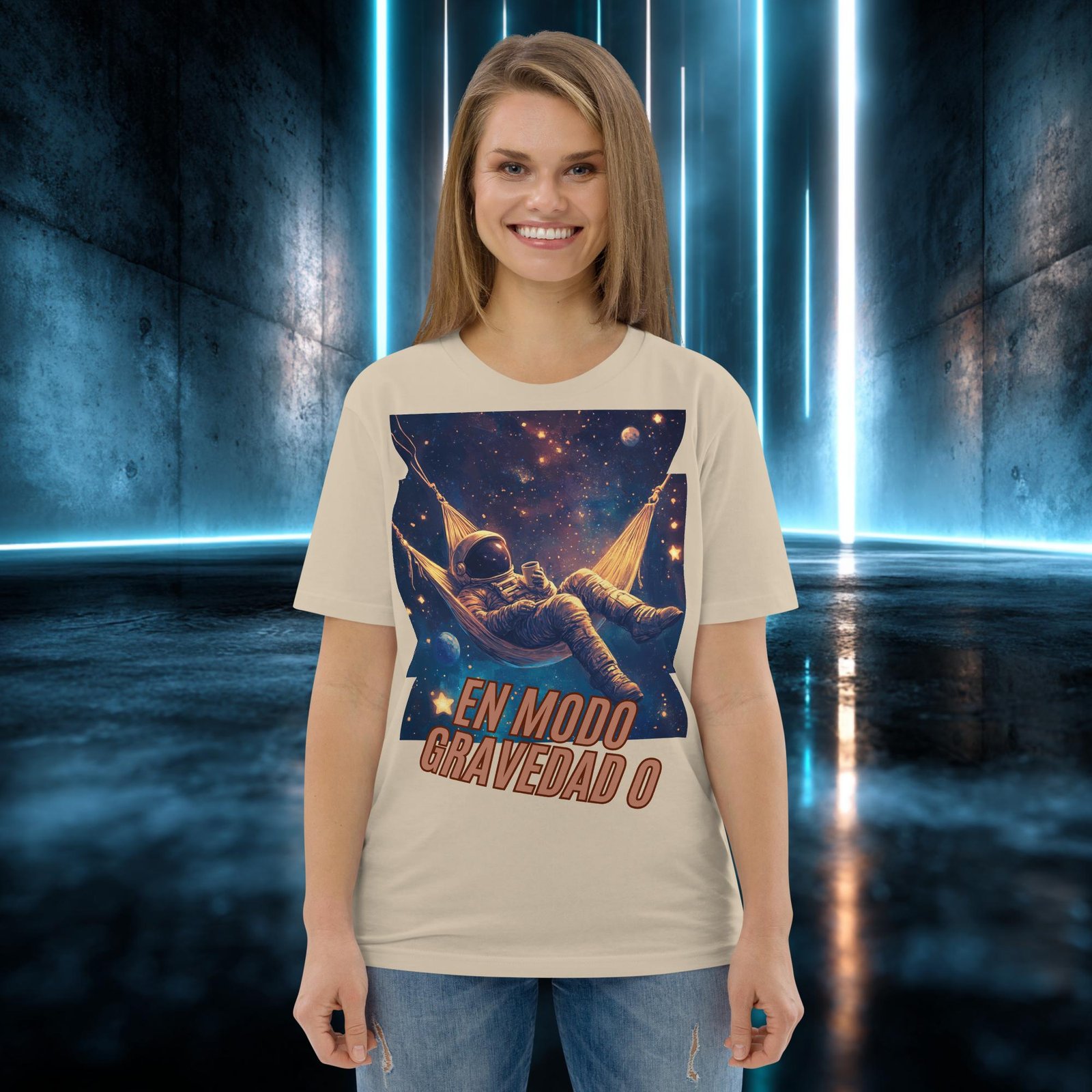 Camiseta orgánica con diseño En Modo Gravedad Cero — color 7