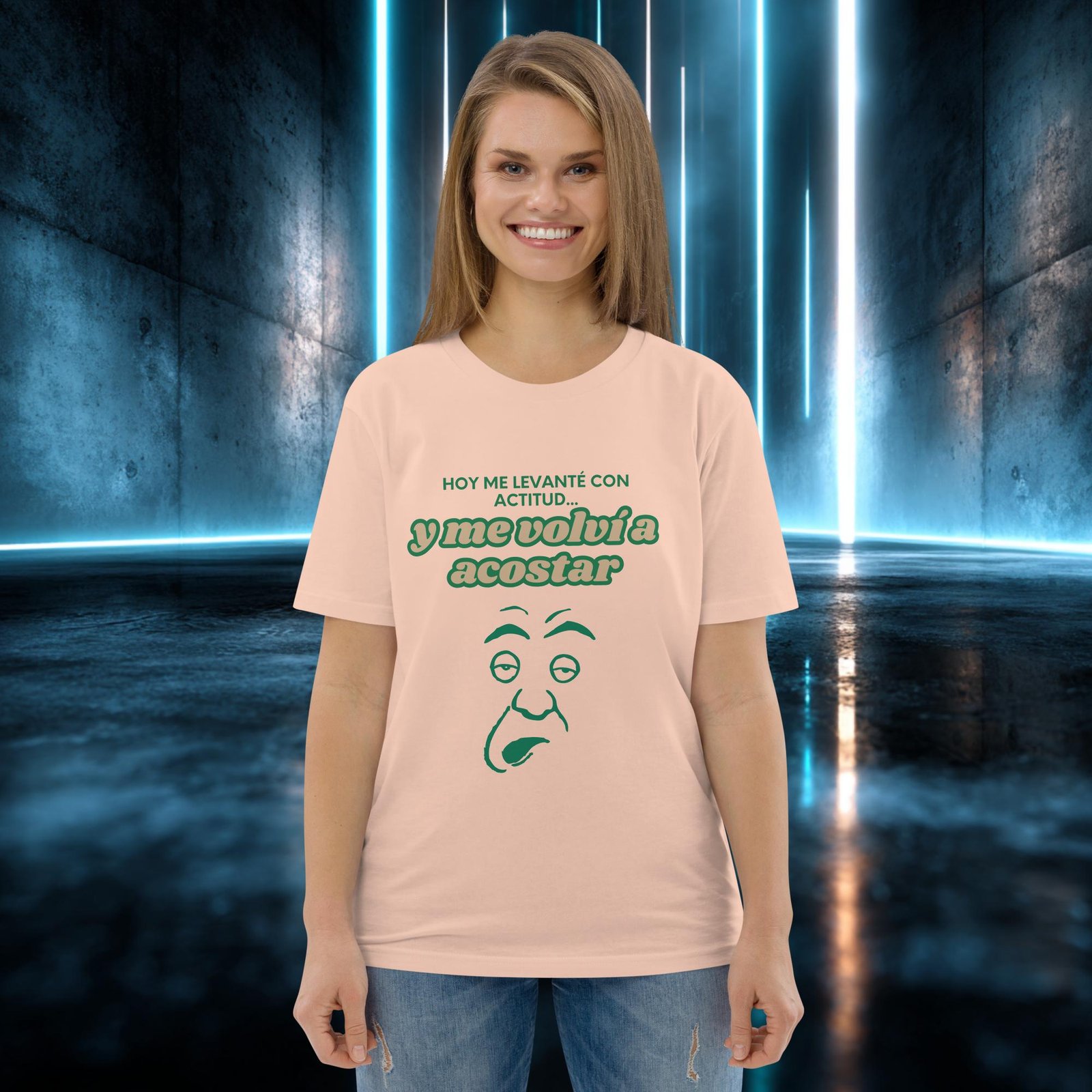 Camiseta orgánica con diseño Me Levanté con Actitud — color 11
