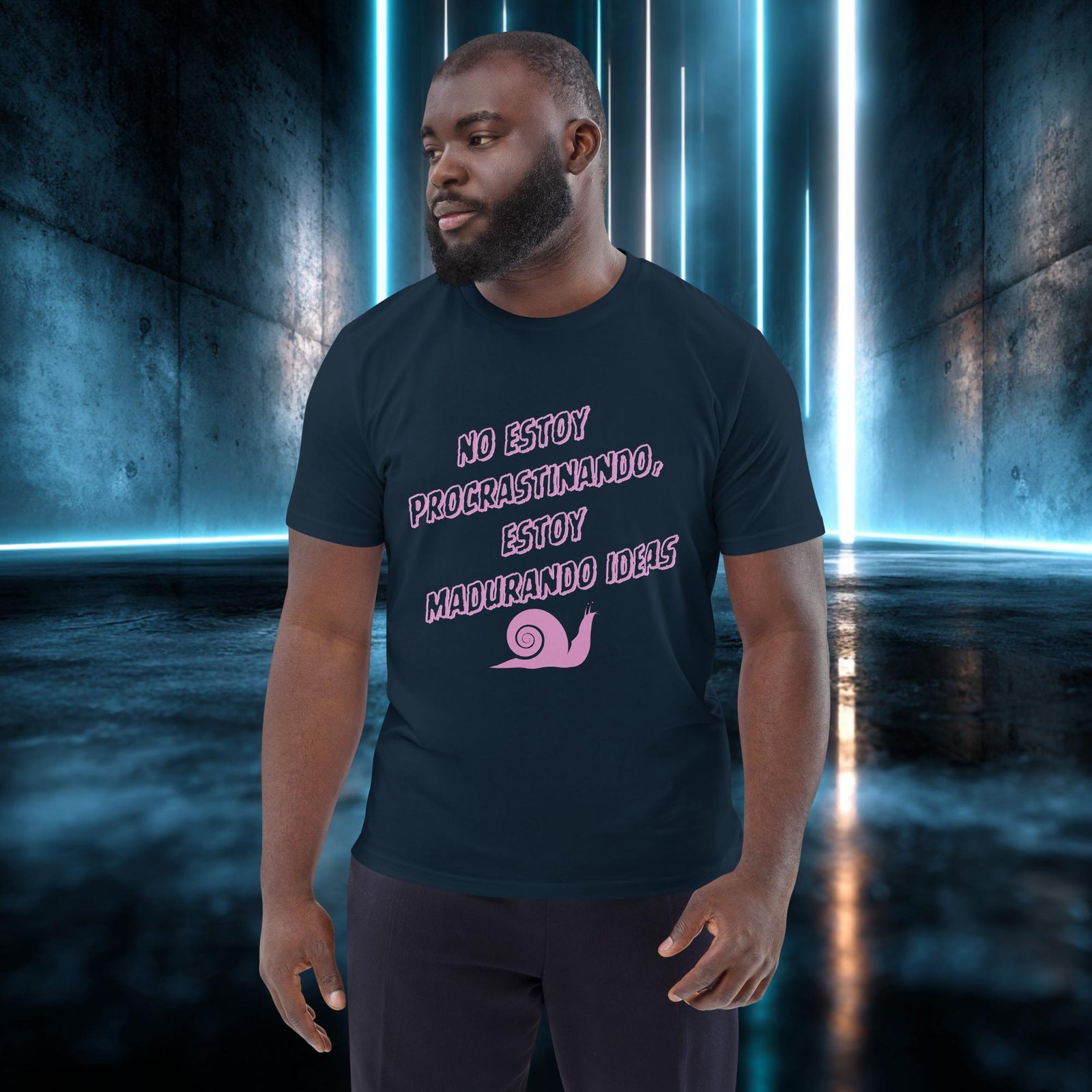Camiseta orgánica con diseño Madurando Ideas — detalle del estampado