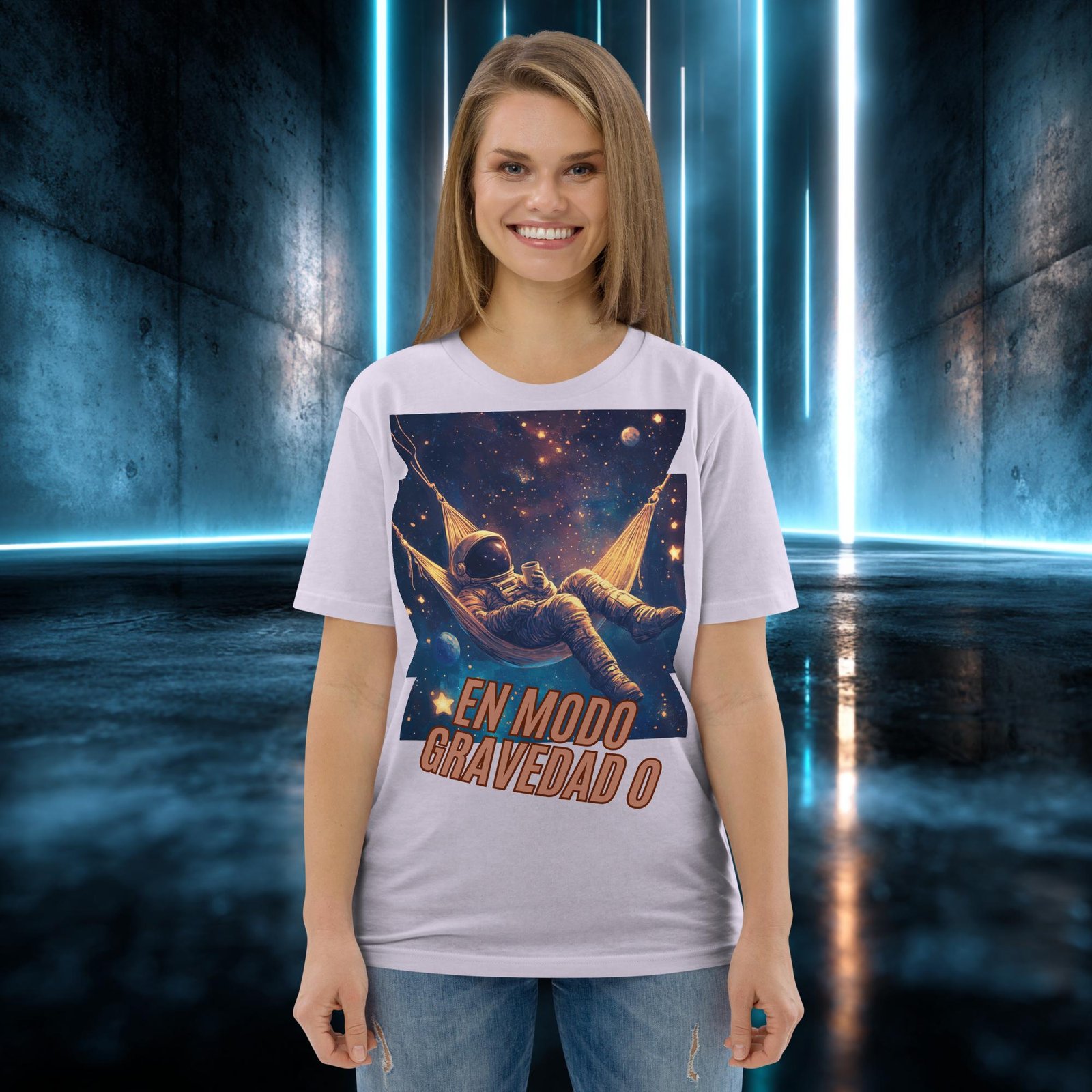 Camiseta orgánica con diseño En Modo Gravedad Cero — color 13