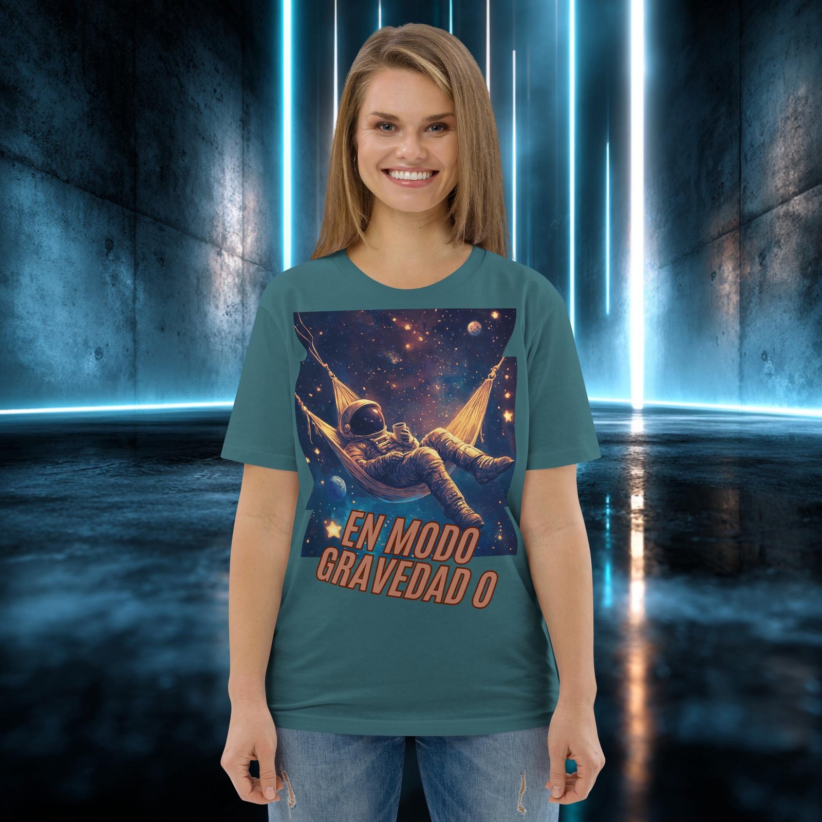 Camiseta orgánica con diseño En Modo Gravedad Cero — color 8