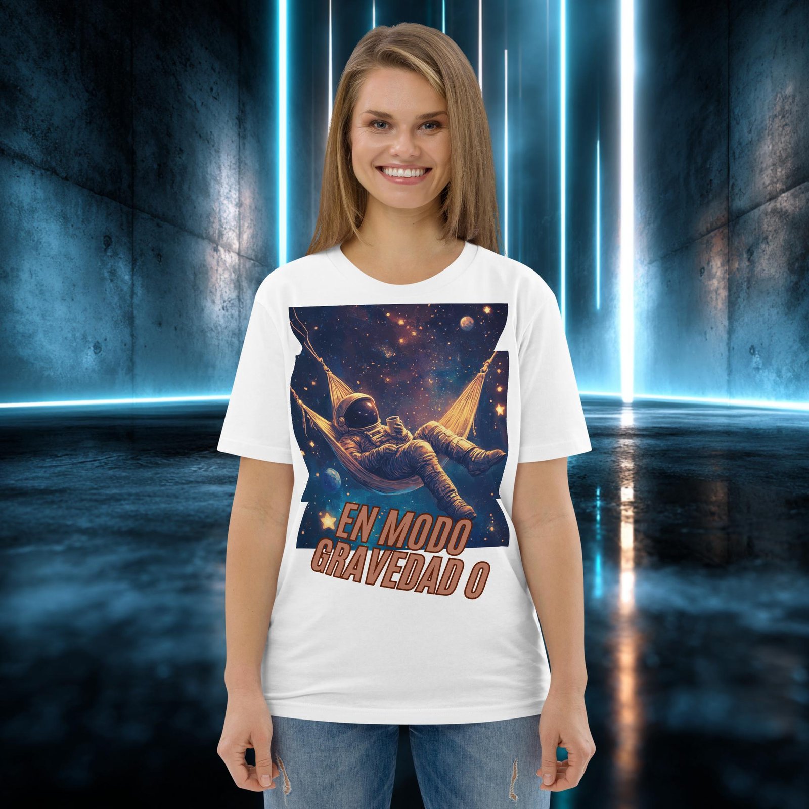 Camiseta orgánica con diseño En Modo Gravedad Cero — color 5